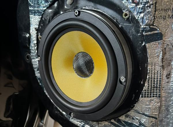 Speaker Pintu dan Peredam